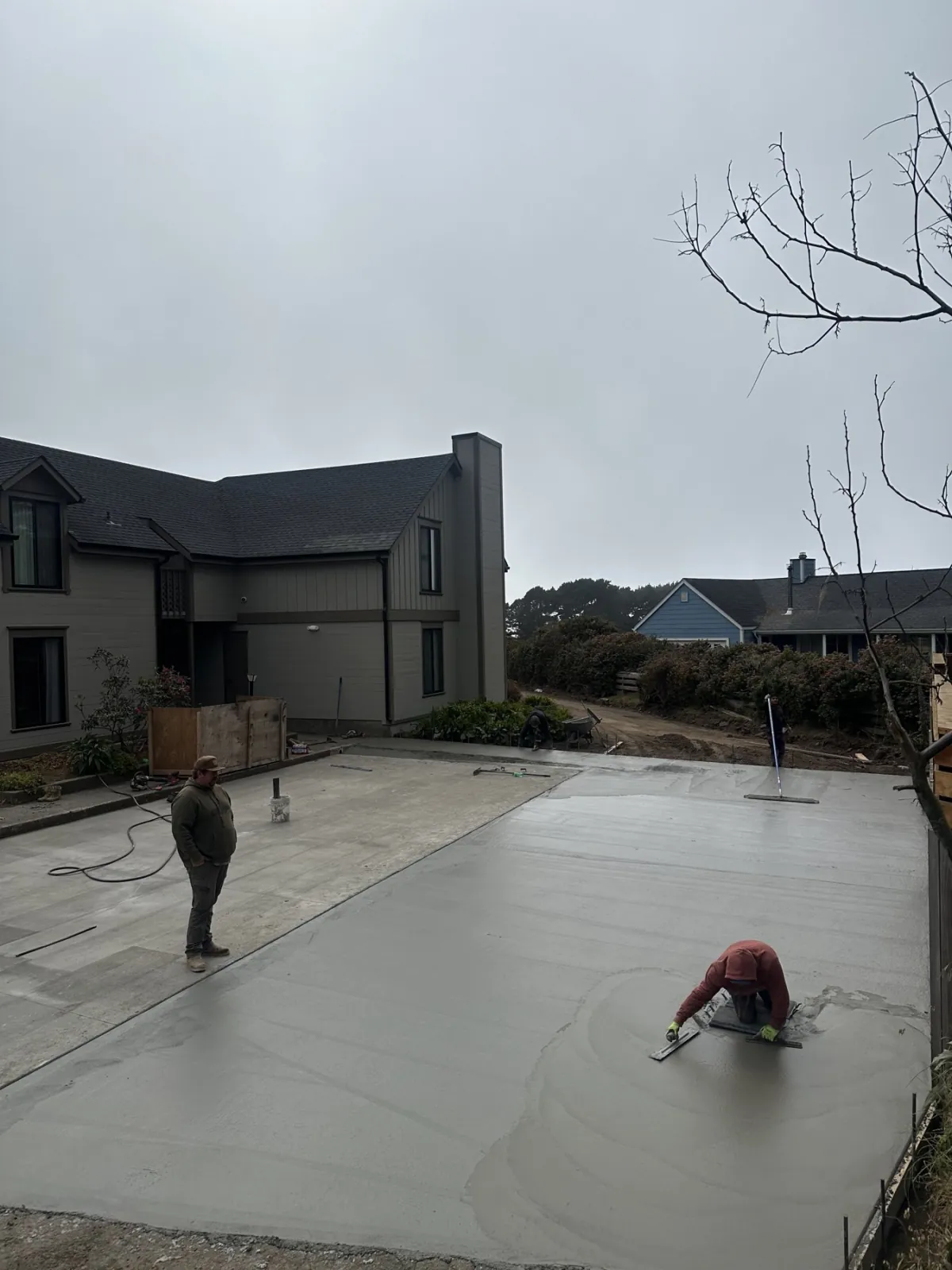 Hand-finishing the slab